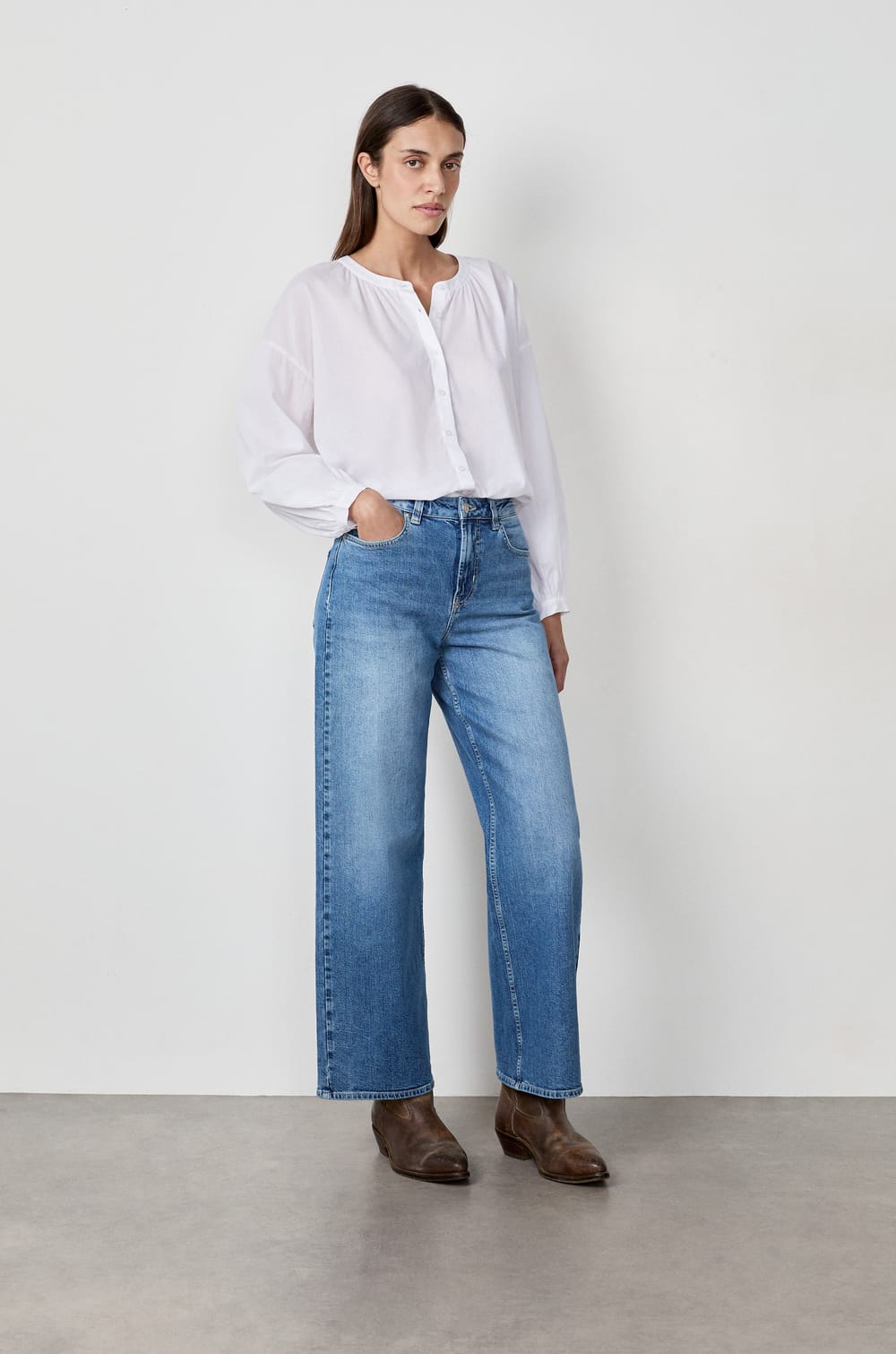 Long-sleeved cotton shirt;${refinementColor}