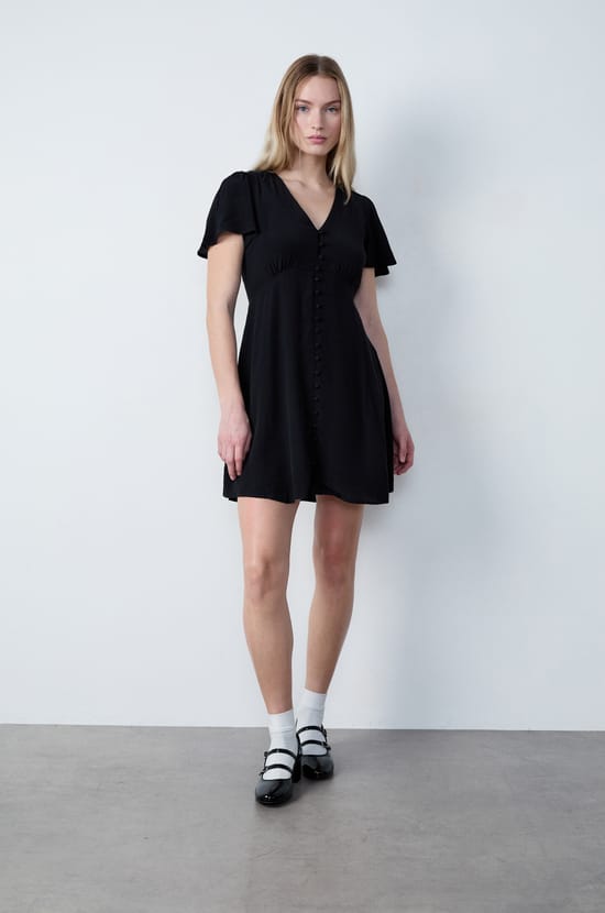 Short buttoned dress with short sleeves;${refinementColor}