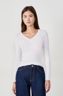 Pull col V avec laine;${refinementColor}