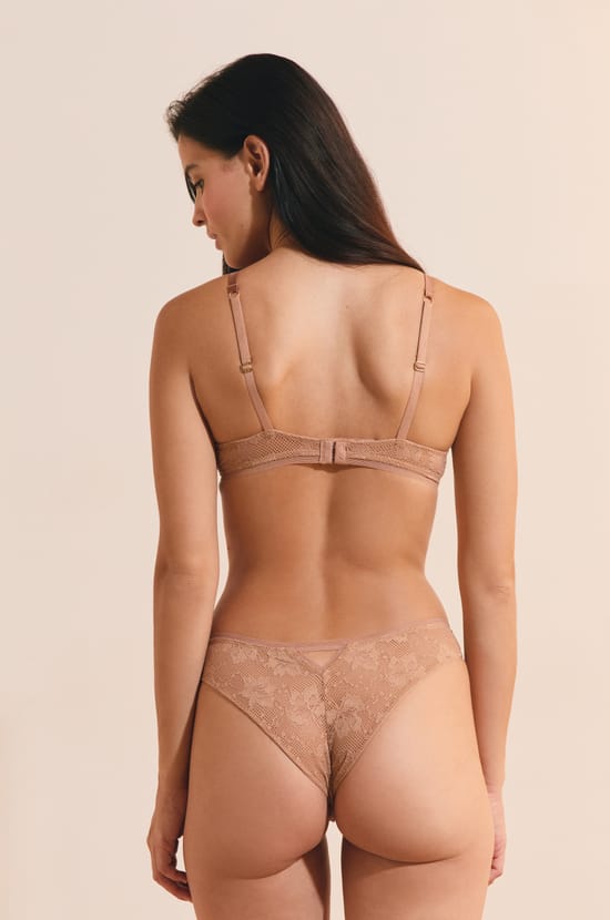 Soutien-gorge classique en dentelle;${refinementColor}