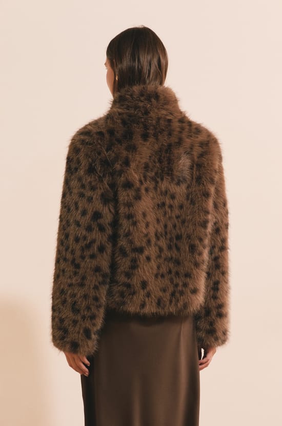 Manteau court en fausse fourrure l&eacute;opard;${refinementColor}