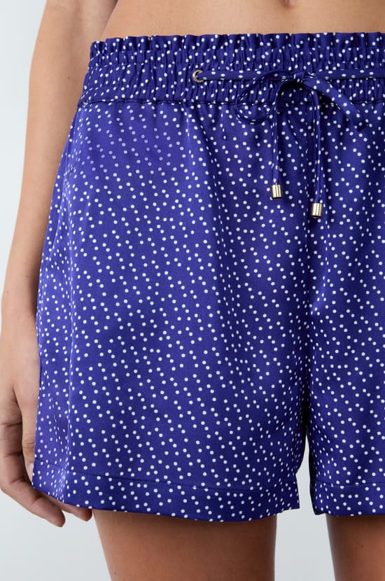 Pantalones cortos de pijama satinados estampados;${refinementColor}