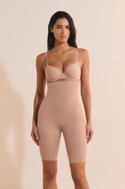 Panty sculptant taille haute;${refinementColor}