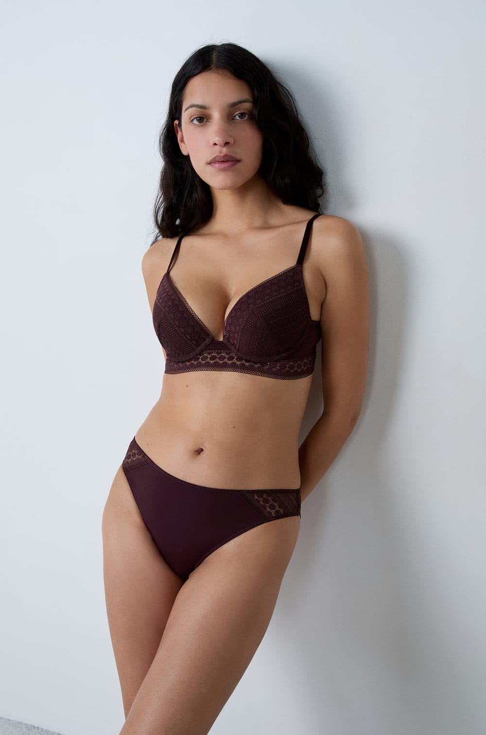  braguitas con detalle de encaje;${refinementColor}