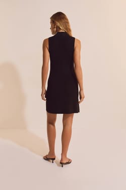 Robe courte sans manches;${refinementColor}