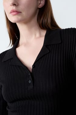 Langes Strickkleid mit kurzen Ärmeln;${refinementColor}