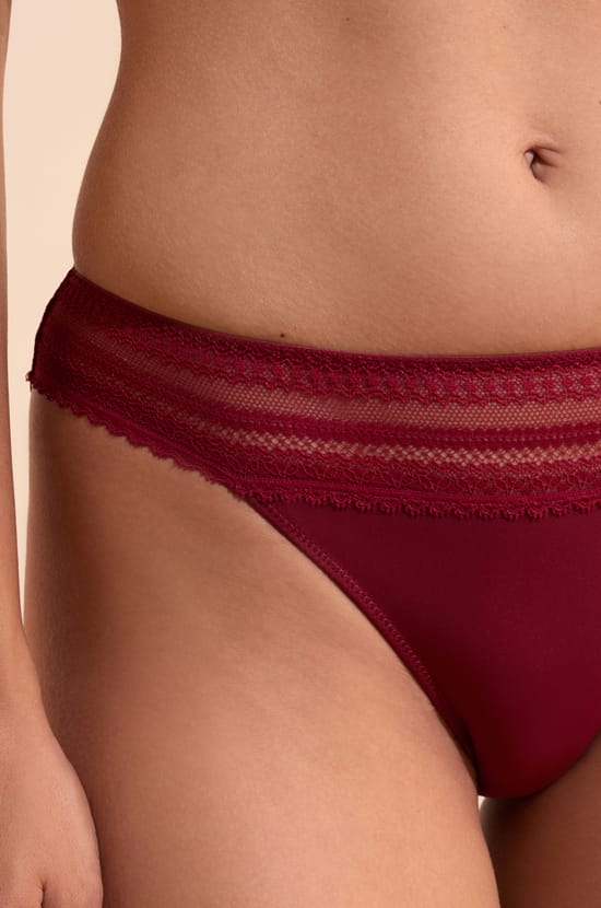 Culotte en dentelle et microfibre;${refinementColor}