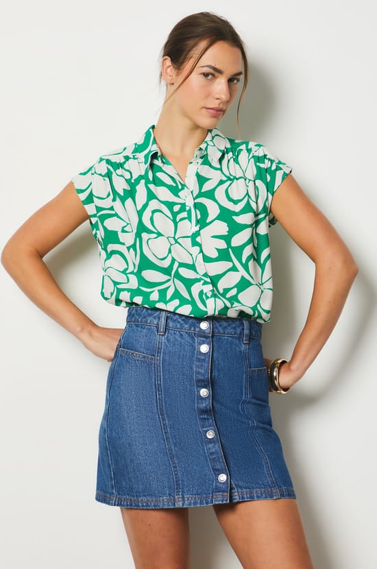 Sleeveless Shirt with Pattern;${refinementColor}
