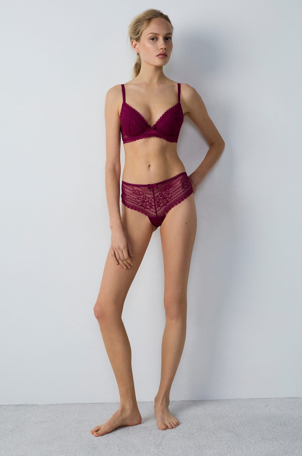 Lace Boyshort;${refinementColor}