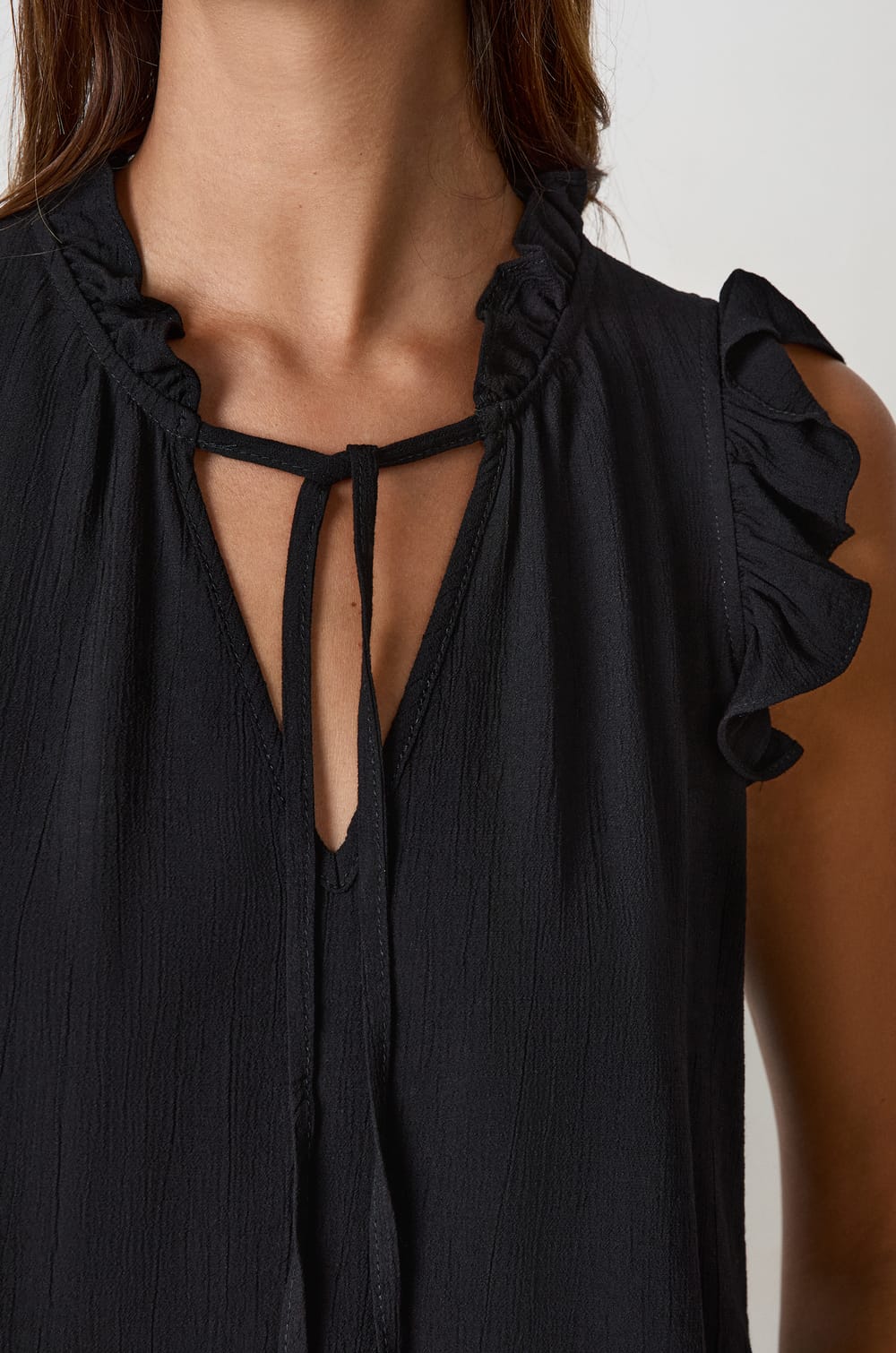 Top col V à nouer;${refinementColor}