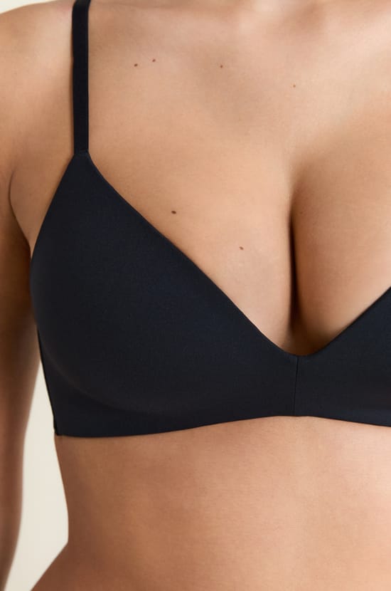 Wireless Lightly Lined Bra in Microfiber;${refinementColor}