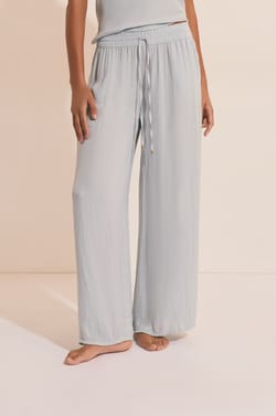 Pantalon satin&eacute; coupe large;${refinementColor}