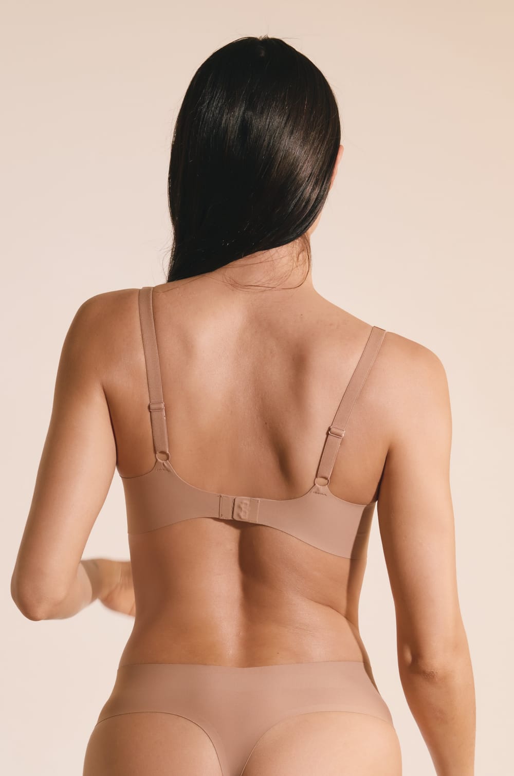 Soutien-gorge brassi&egrave;re en microfibre avec pads amovibles;${refinementColor}