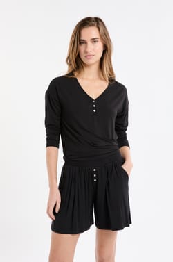  Pantalón corto de pijama liso;${refinementColor}