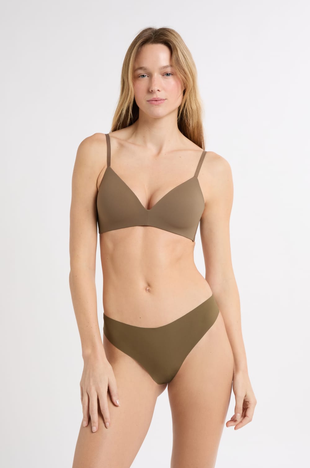 Wireless lightly lined microfibre bra;${refinementColor}