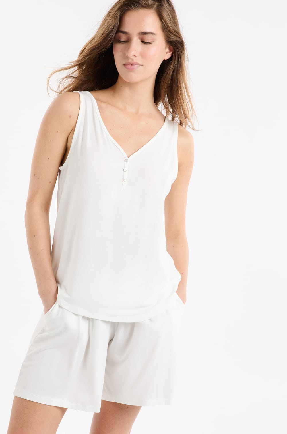   Camiseta de tirantes lisa;${refinementColor}