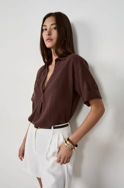 Blouse col V;${refinementColor}