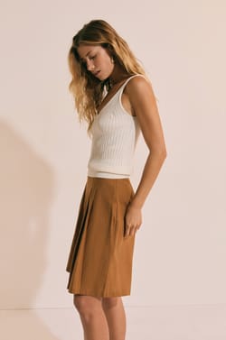 Bermuda pliss&eacute; avec lin;${refinementColor}