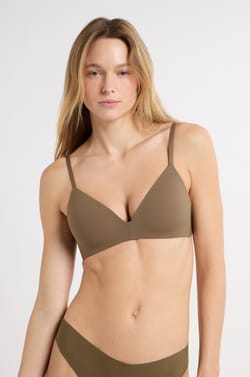 Wireless lightly lined microfibre bra;${refinementColor}