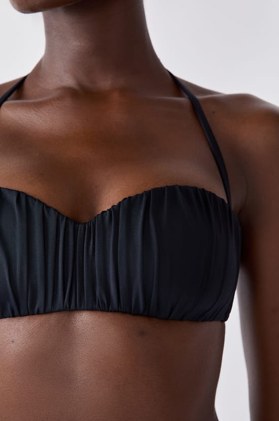 Strapless bandeau bikini top with removable straps;${refinementColor}