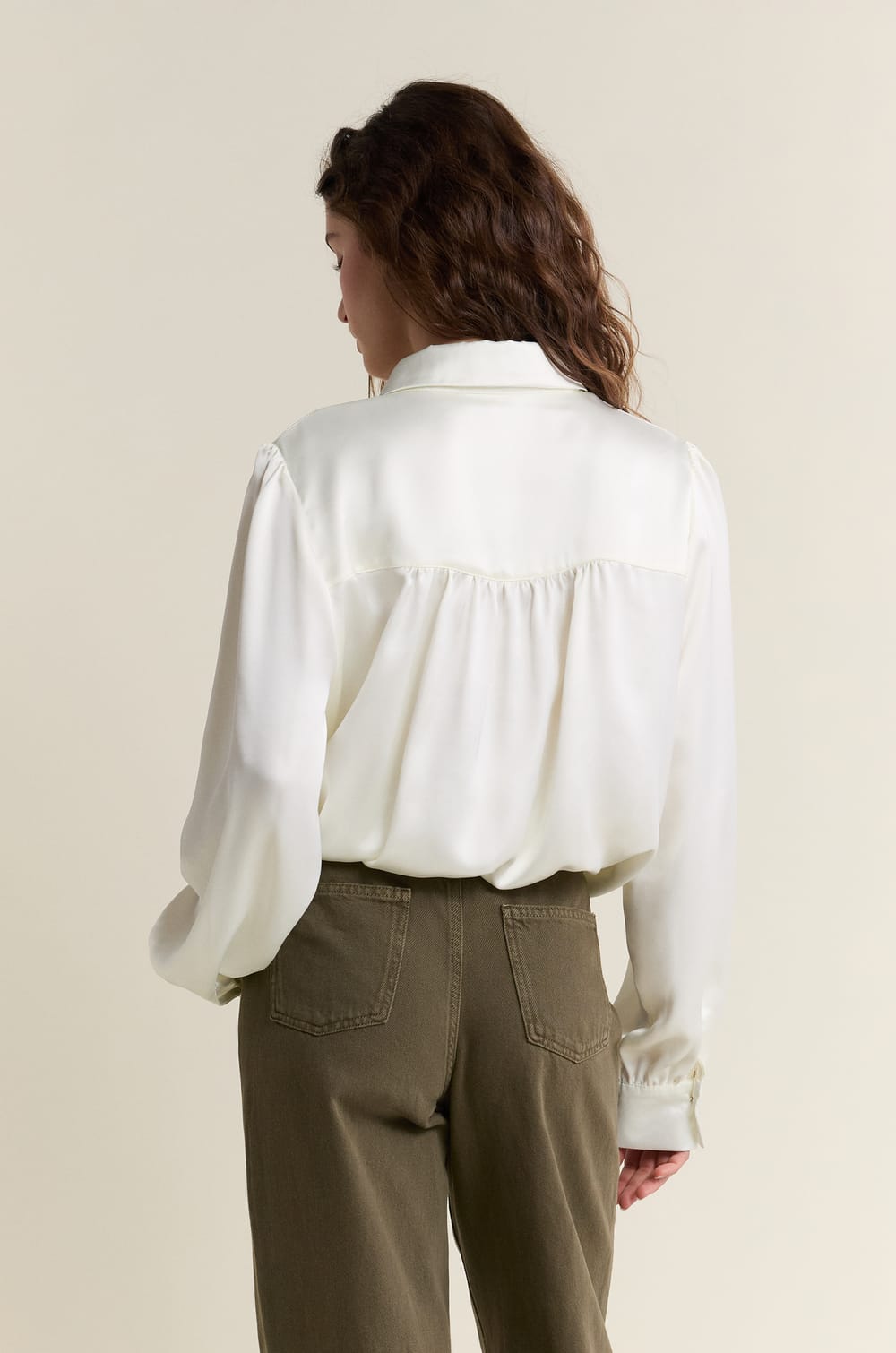 Chemise en satin;${refinementColor}