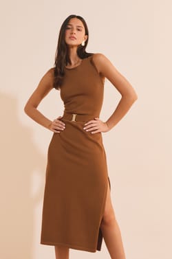 Robe longue ceintur&eacute;e avec fente sur le c&ocirc;t&eacute;;${refinementColor}
