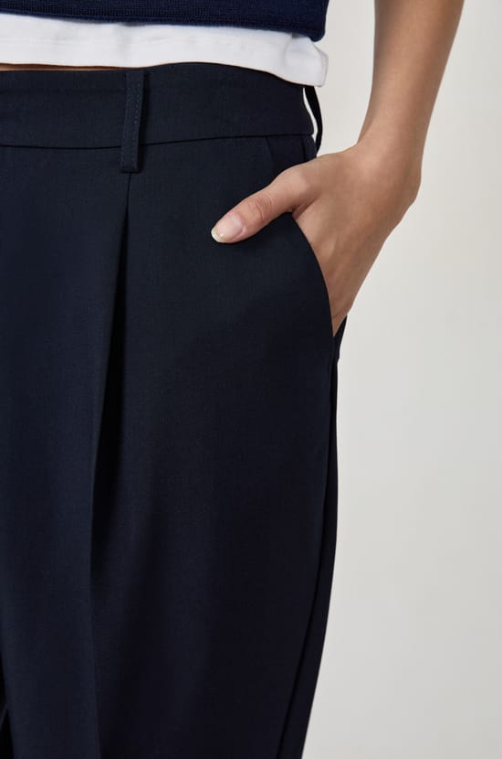 Pantalon coupe carotte;${refinementColor}