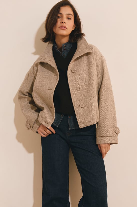 Manteau court avec laine &agrave; col montant;${refinementColor}