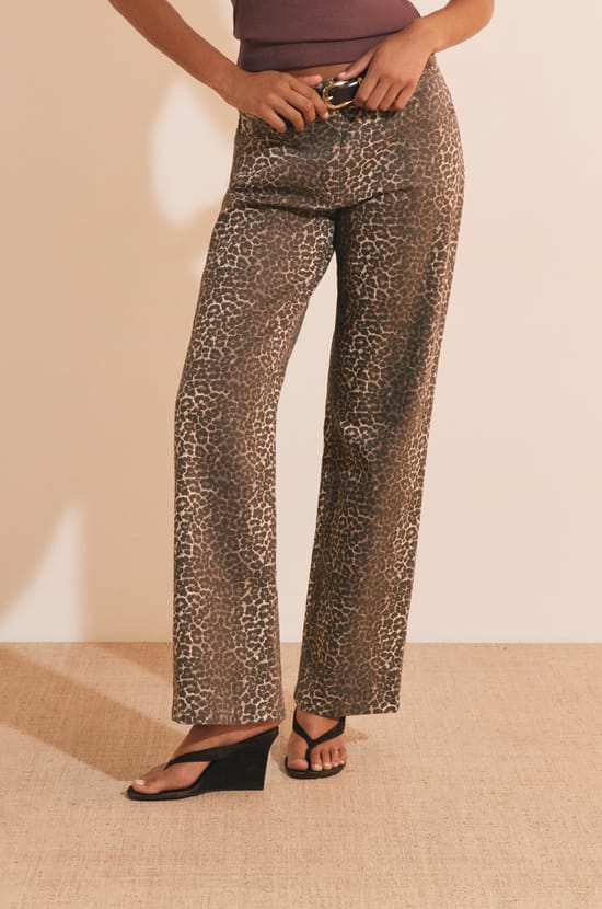 Pantalon &agrave; motif l&eacute;opard;${refinementColor}