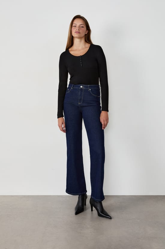 Long-sleeved T-shirt with buttons;${refinementColor}