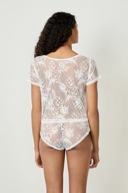 Embroidered Short-Sleeved Top;${refinementColor}