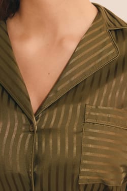 Chemise de pyjama &agrave; rayures;${refinementColor}