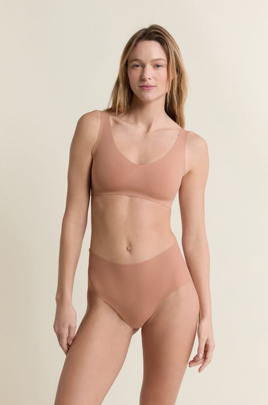 Soutien-gorge brassi&egrave;re en microfibre avec pads amovibles;${refinementColor}