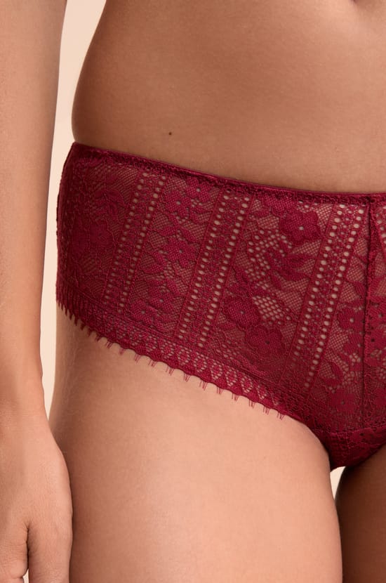 Shorty en dentelle;${refinementColor}