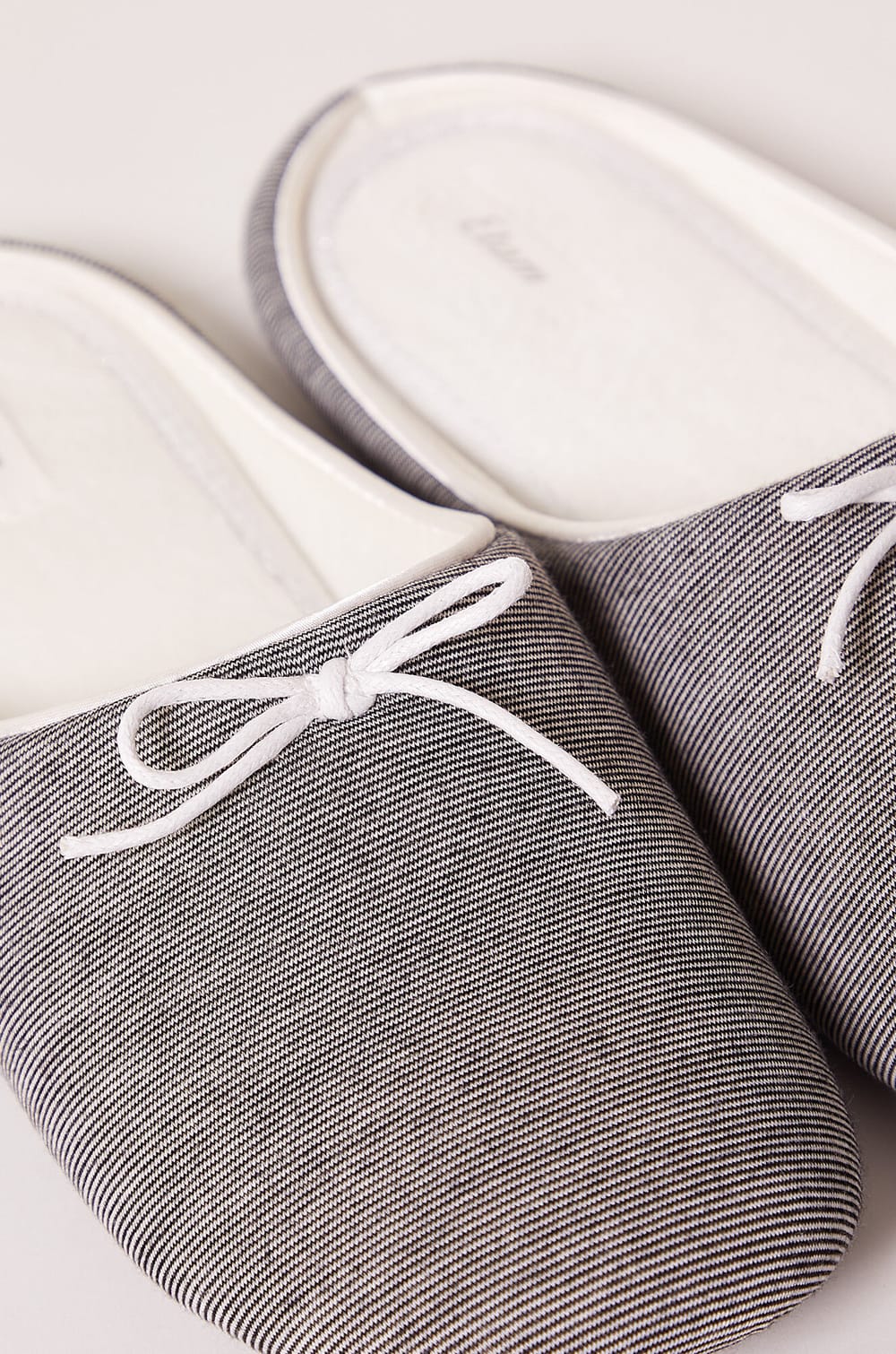 Mule Slipper;${refinementColor}