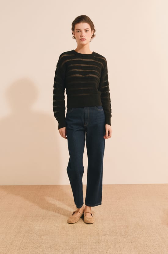 Pull manches longues avec boutons dor&eacute;s;${refinementColor}