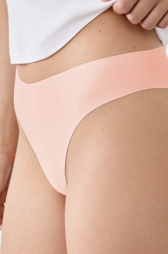 Tanga en microfibre;${refinementColor}