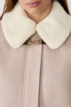 Mid-length coat with wool and faux fur collar;${refinementColor}