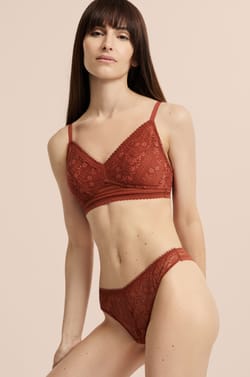 Triangle wireless bra post-mastectomy;${refinementColor}