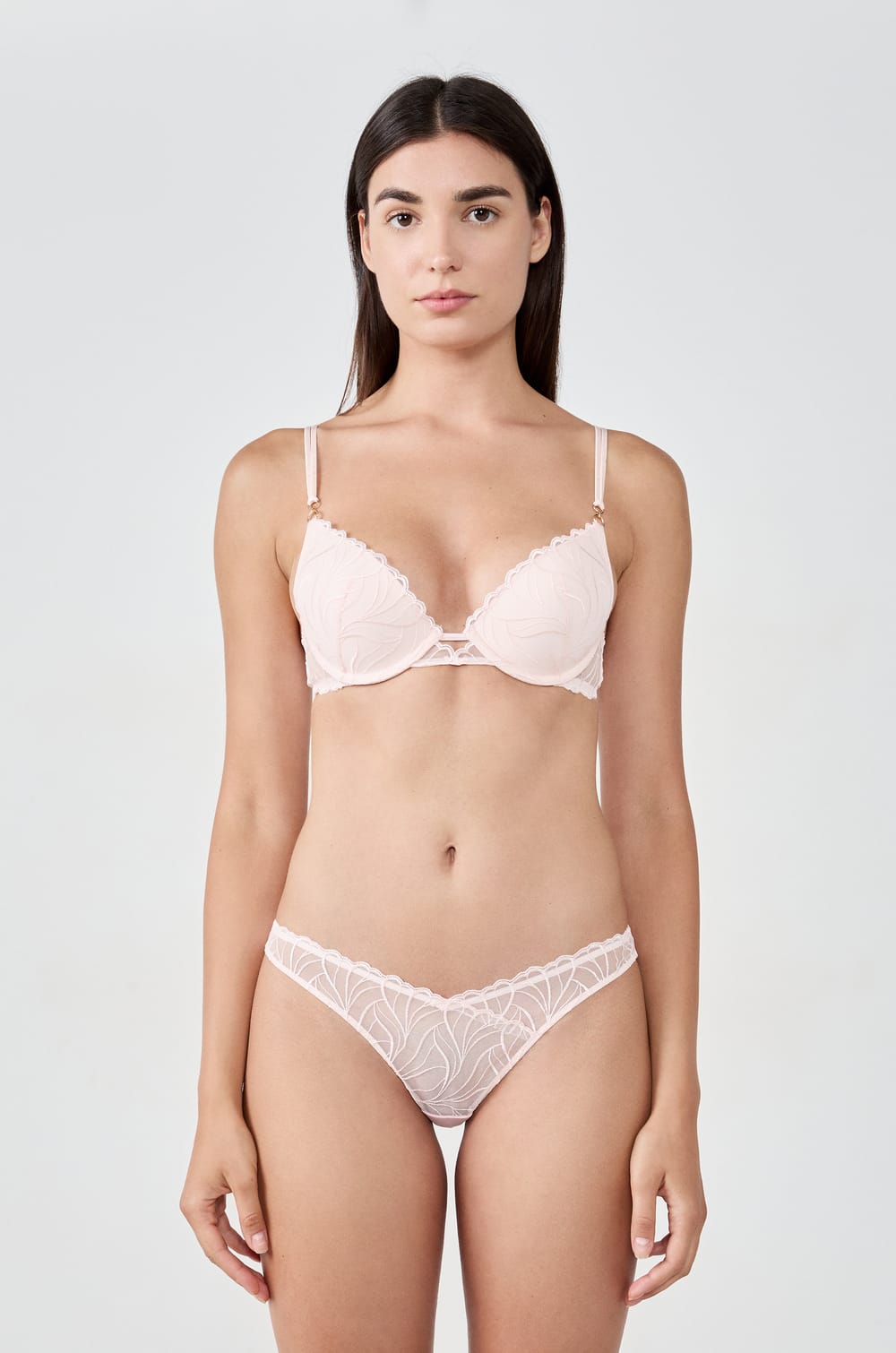 N.2 Bra - The plunge push-up bra in floral embroidery;${refinementColor}