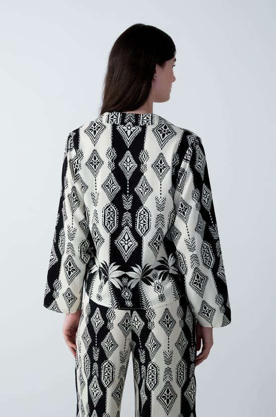 Déshabillé à nouer avec motifs;${refinementColor}