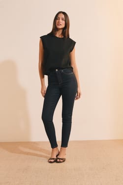 Slim Cut Jeans;${refinementColor}