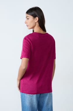 Linen V-neck T-shirt;${refinementColor}