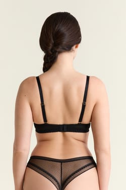 Soutien-gorge N.4 - Le coques fines en microfibre avec d&eacute;tails dentelle;${refinementColor}