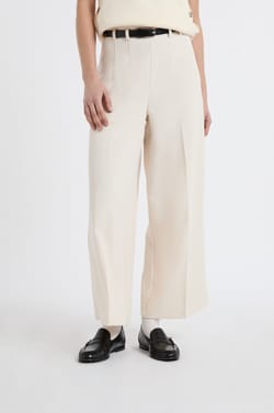 Pantalon cropped;${refinementColor}