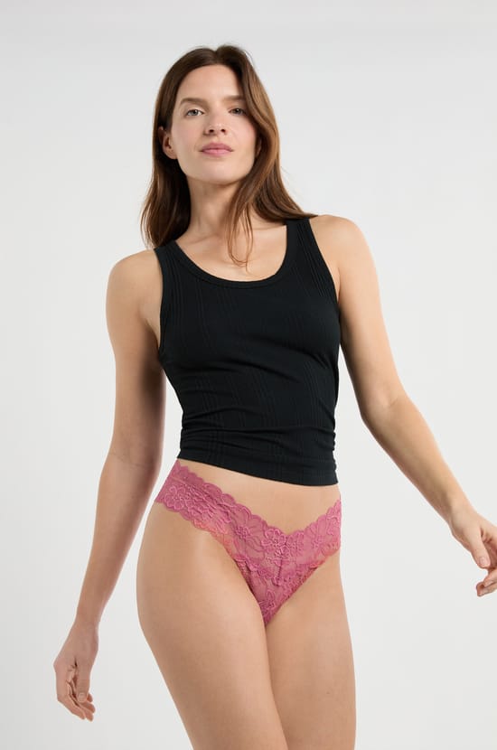 Tanga en dentelle;${refinementColor}