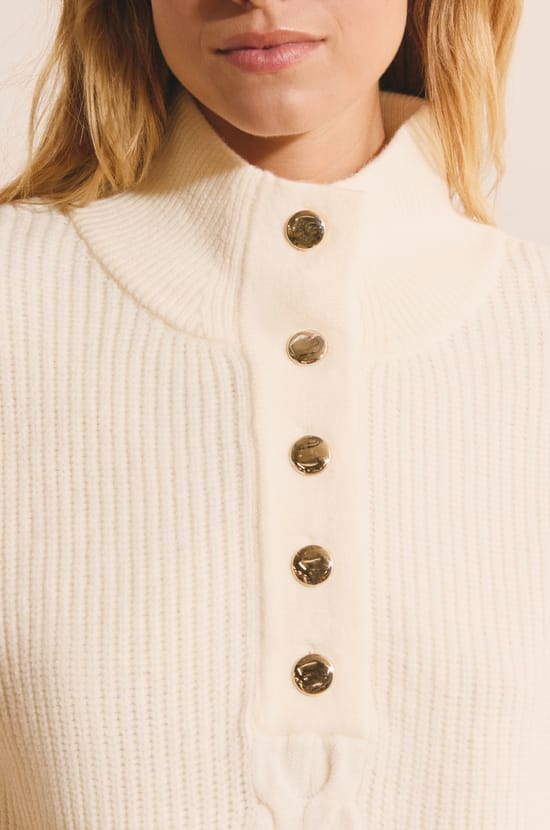 Pull manches longues avec d&eacute;tail bouton dor&eacute;;${refinementColor}