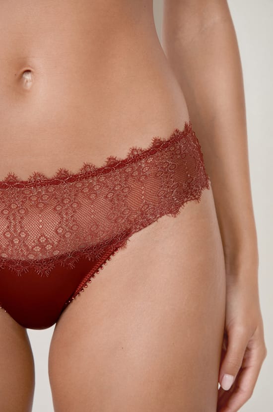 Shorty avec dentelle;${refinementColor}