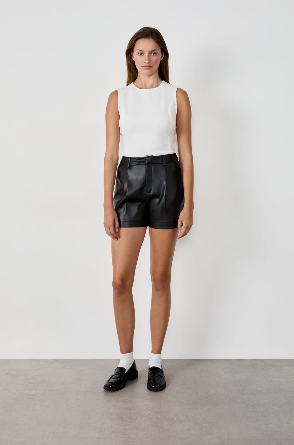 T-shirt sans manches;${refinementColor}