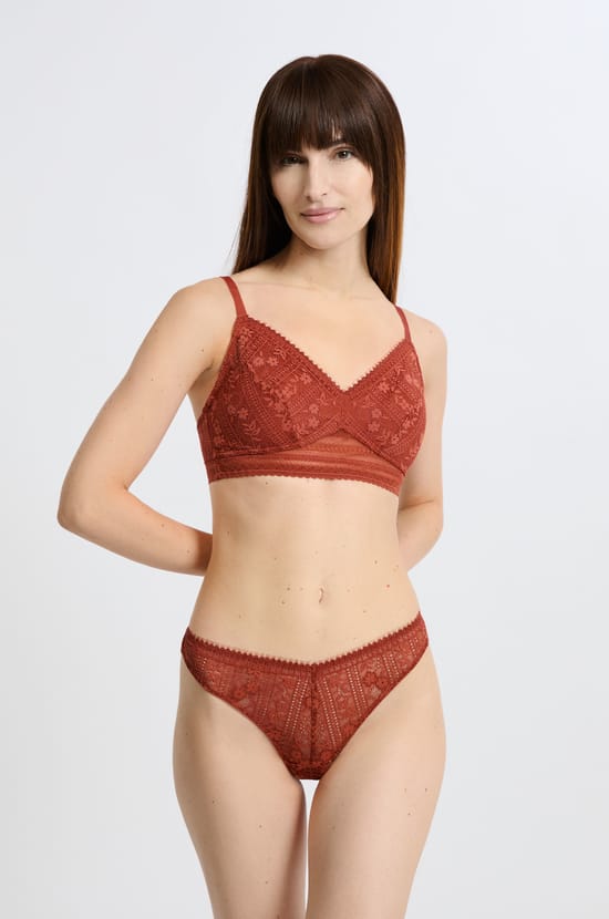 Triangle wireless bra post-mastectomy;${refinementColor}
